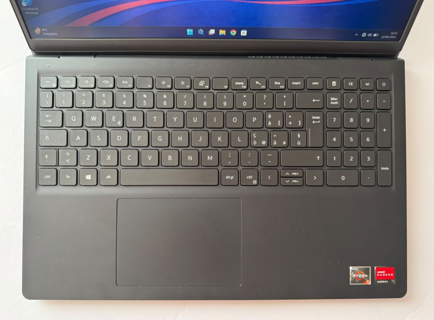 Notebook Dell 15.6" | Ryzen 5 | 16GB | NVMe 256GB | Vega 8 | W11 - Grado A